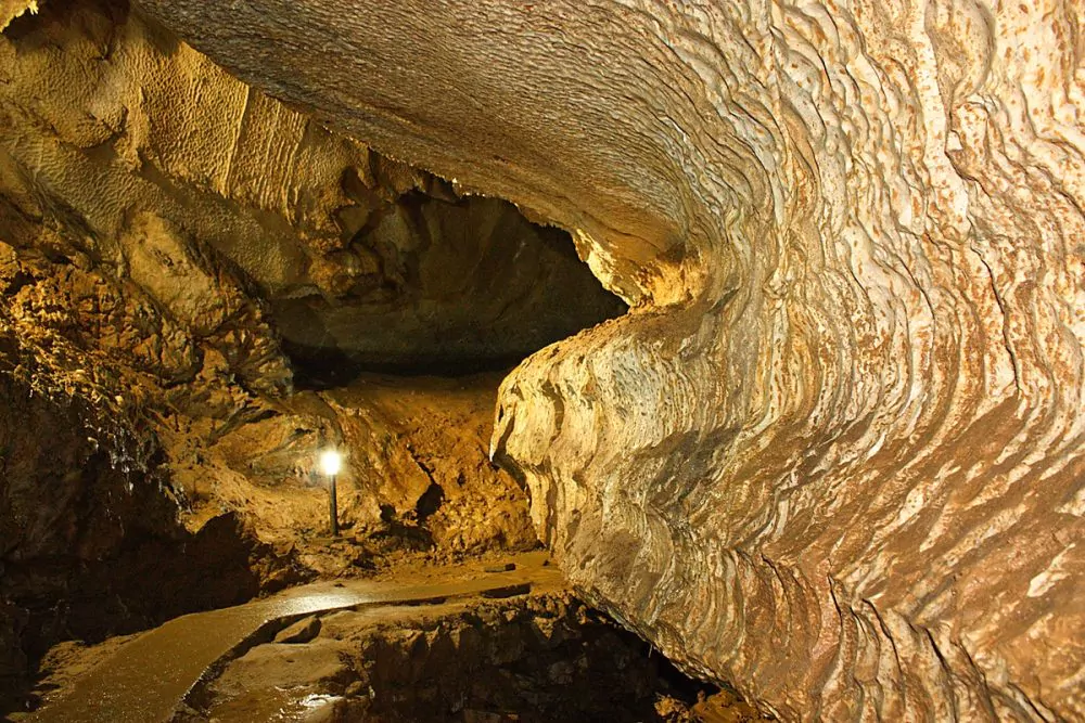 Пещера Ягодина