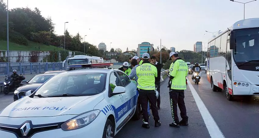 Правила дорожного движения, знаки, парковки и штрафы в Турции